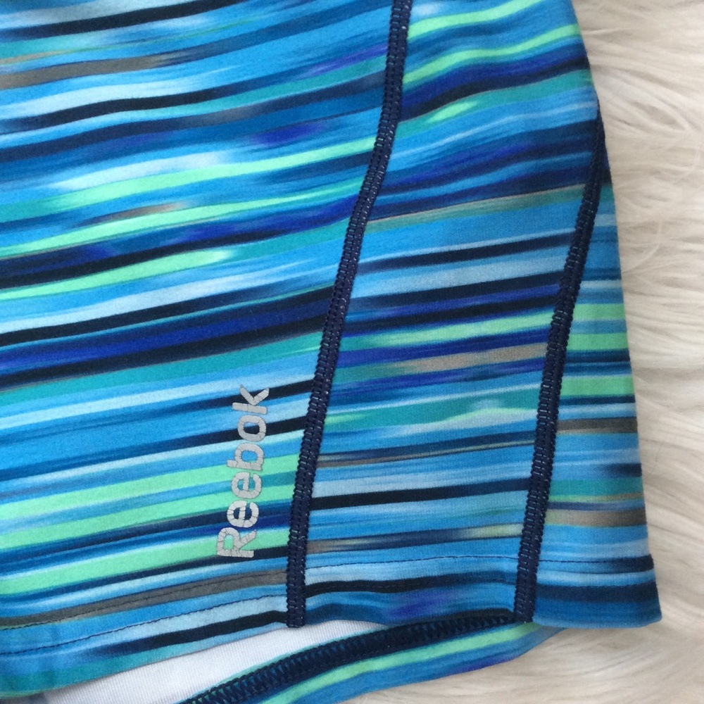 ⭐️HP⭐️Reebok Booty Shorts - Picture 5 of 5